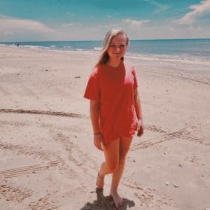 Meet your Posher, Alexis